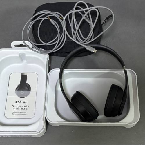 98%新 Beats Solo 4 香港行貨