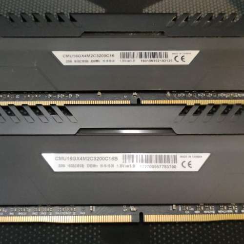 Corsair 16GB Kit (2x8GB) (CMU16GX4M2C3200C16)共 16GB  Desktop Ram