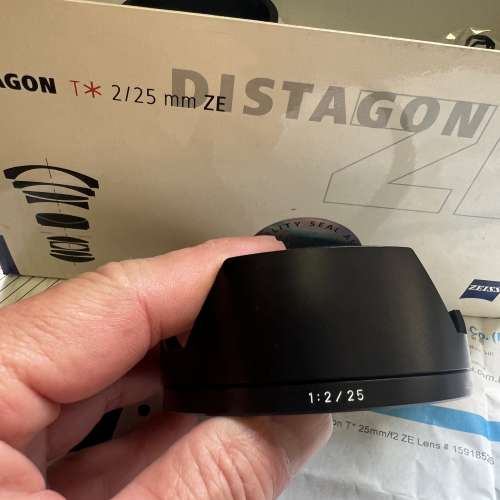 carl zeiss 25mm f2 ZE (canon)