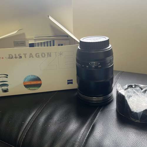 carl zeiss 35mm f1.4  ZE (canon)