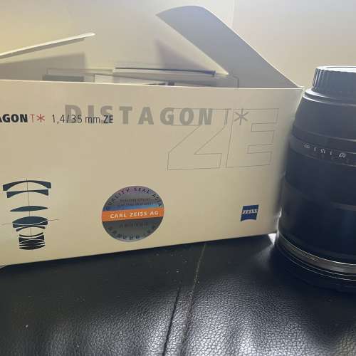 carl zeiss 35mm f1.4  ZE (canon)