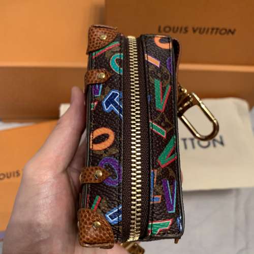 全新 LVXNBA MONOGRAM LETTERS SOFT TRUNK BACKPACK 手袋吊飾兼鑰匙扣