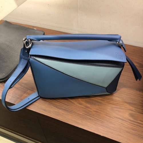 限量版全新未用過 Loewe Blue (中Size) Medium Puzzle Bag