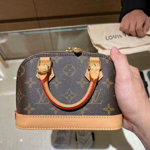 𝐀𝐋𝐌𝐀 𝐁𝐁 手袋 M82717