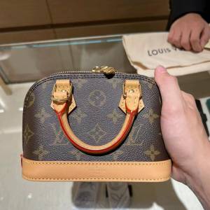 𝐀𝐋𝐌𝐀 𝐁𝐁 手袋 M82717