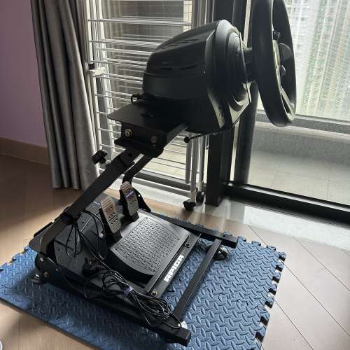 Thrustmaster T300 Ferrari 軚盤 + APIGA 支架