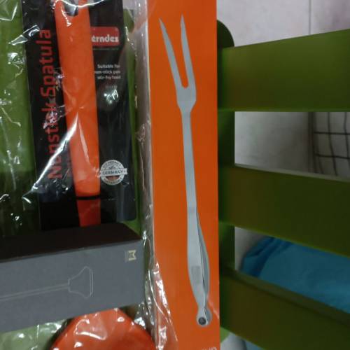 圖中全新煮食用具,超值快取售$100（德國品牌）