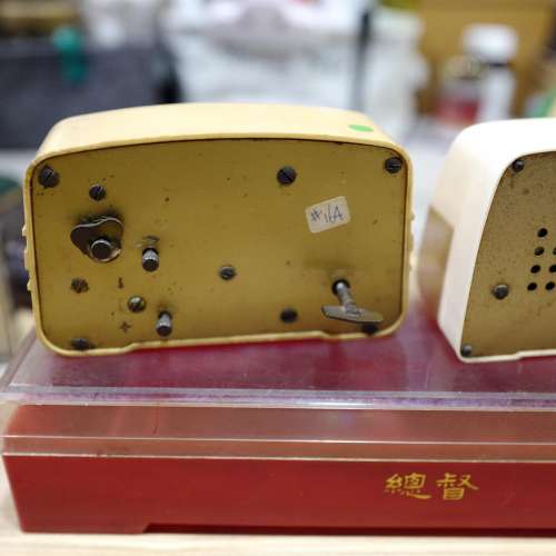 古董膠殼跳舞公仔鬧鐘一個