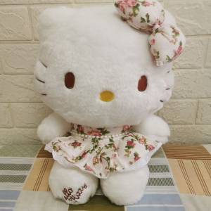 Hello kitty 毛公仔