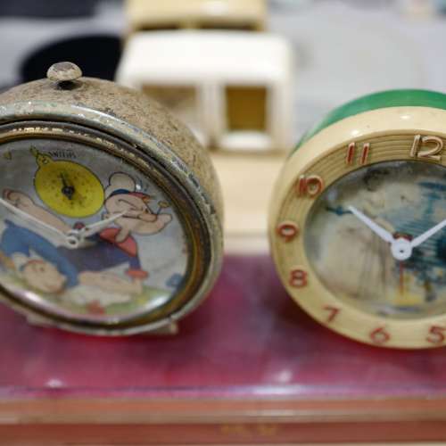 古董鐵殼(大力水手)鬧鐘一個