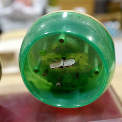 日本迪士尼白雪公主鐘一個