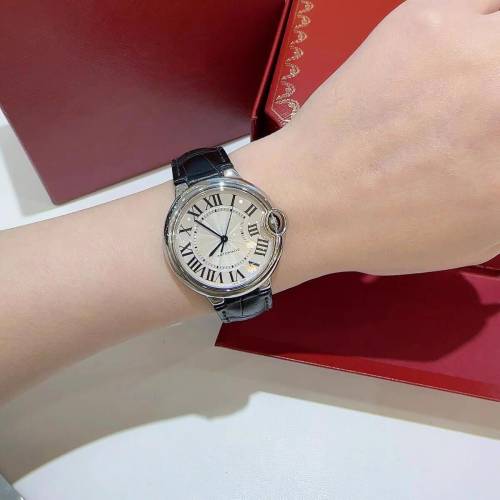 卡地亚蓝气球女表男表都有