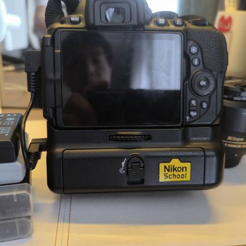 Nikon D5500 18-200mm 35mm 1.8 直倒