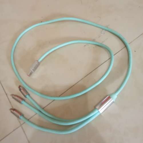 充電線一條