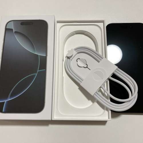 全新 iPhone 16 pro max 1tb eSim+實體sim 黑色 price 無鎖 原裝無拆 英/澳/日/歐版...