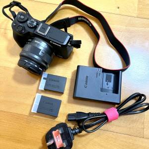 Canon EOS M6 Mark II 連EF-M 15-45mm 鏡頭套裝， HOYA 鏡頭保護，兩粒原廠電池  9...