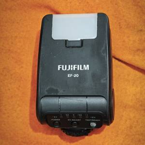 Fujifilm EF20 富士 閃燈 EF-20 冇盒冇單冇證，80%new，100%work，送電試燈
