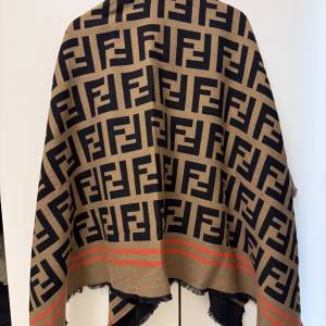 Fendi FF 拼色羊毛真絲披肩 棕色