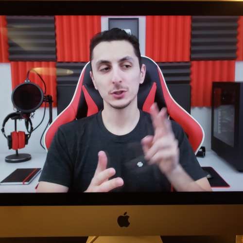 iMac Late 2015 27" 5K  i5 3.2Ghz  16GB Ram 1TB HDD AMD R9 M380 邊小小偏紅