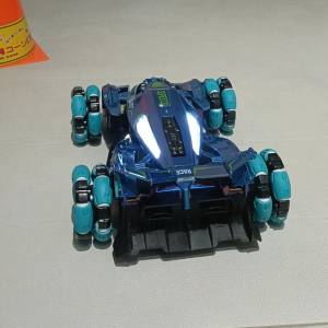 全新 遙控車 RC CAR 連小螺絲批及兩粒電池