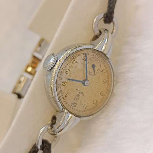 💰議價請移玉步💰No Bargain  😍 Vintage  Swiss Made 「TUTOR」40年代LOGO古董錶 ...