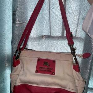 英國 BURBERRY LONDON BLUELABEL 日本製 正品 紅白色單肩袋 01227
