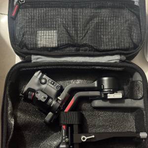 DJI RS 4 套裝 連 DJI RS BG70 大容量電池手把 及其他配件
