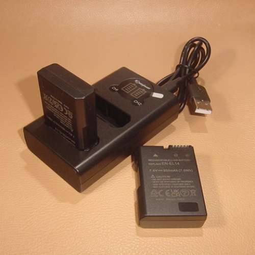 ( 2x ENEL14 a電池 連 1x EN-EL14充電器 )優惠套裝合NIKON D3100,D3200,D3300,D340...