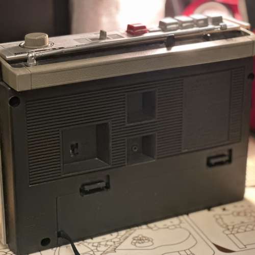 出售三洋 sanyo 手提cassette機一部，型號MR-G308，cassette播放正常，收音機接收𩆜...
