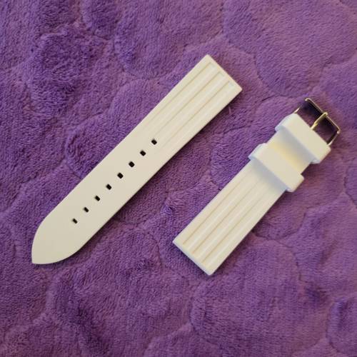 ( 9 ) 白色矽膠直身錶帶連扣。22mm。