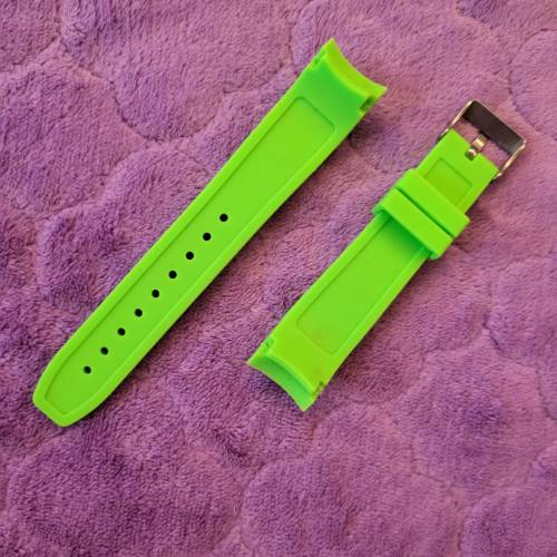 ( 11 ) 青色矽膠錶帶連扣。20mm。