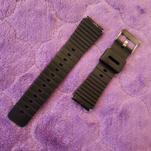 ( 13 ) 特色黑色膠帶連扣。20mm。