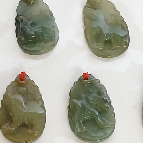 一套 古舊A玉 12生肖存貨，约一吋，收藏佳品。no.D7.5.25