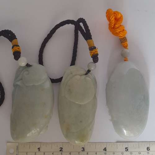 翡翠A玉長約三點五吋壽星公手把件，好工圓滑好手感。原價每個1380,現減售880元。兩...