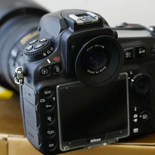 NIKON D810 機身 + NIKON 24-70mm F2.8 鏡頭 + 原廠後備電 + NIKON DK-17M eye cup