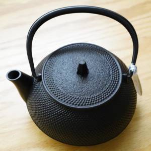 岩鋳 Iwachu 鉄瓶兼用急須 0.65L 黑色 南部鐵器鐵煮水器鐵煮水壼鐵茶壼 電磁爐適用 ...