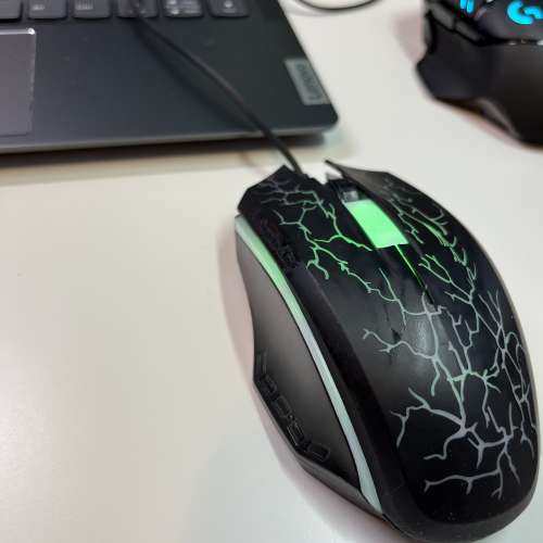 Gaming Mouse遊戲滑鼠 (可轉色&手感一流)