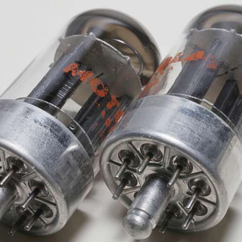 Motorola 7N7 (金屬座,粉字)驅動胆，加轉換器可直接取替6SN7(6SN7GT)音質豐富細膩,...