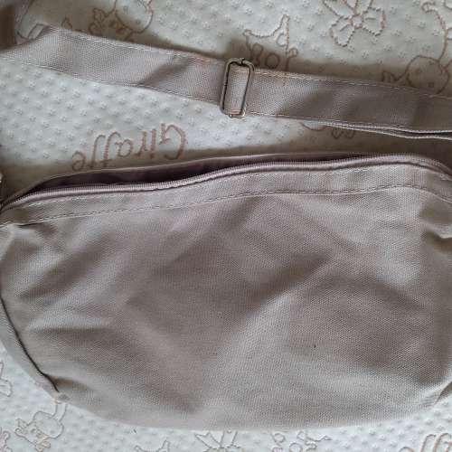 全新米色餃子包 休閒斜跨包 斜孭袋 側背袋 簡約韓版帆布包 郵差包 單肩包