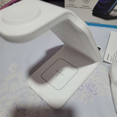 3-in-1 Fast wireless Charger 15w fast charging