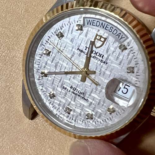 Tudor date-day 76213鑽石面