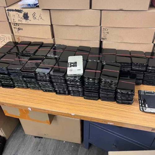 回收iPhone液晶屏（LCD)