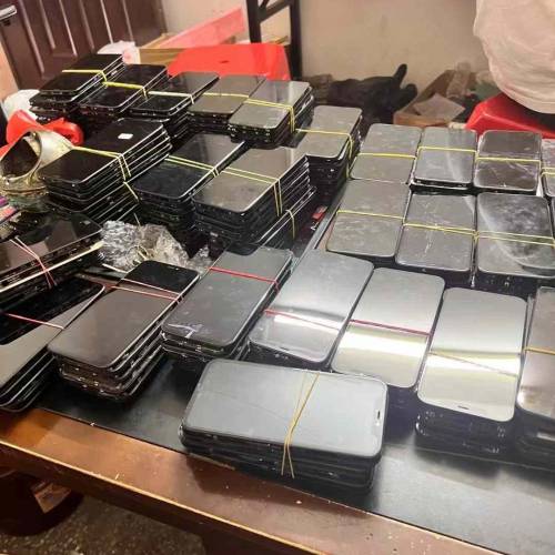 回收iPhone液晶屏（LCD)