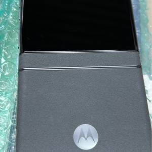 A grade  美版無鎖 Motorola razr 50 5G 8+256gb 2200$