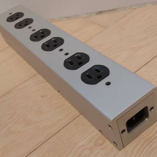 6位美式排插, 全新,