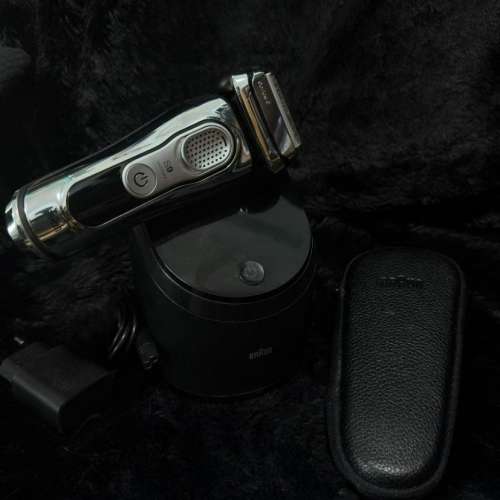 Braun 百靈 Series 9 乾濕兩用電動鬚刨 第9代 連清潔充電座+收納皮套 小米 鬚刀 日...