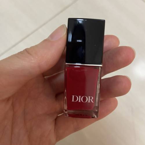 全新Dior指甲油