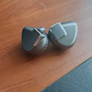 Letshuoer S12 剩機，新淨好少用，跟非原裝耳膠