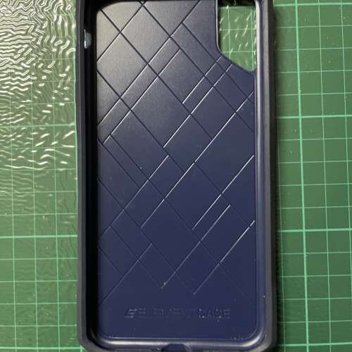 iPhone Xs Max 手機保謢殼一個