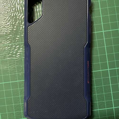 iPhone Xs Max 手機保謢殼一個